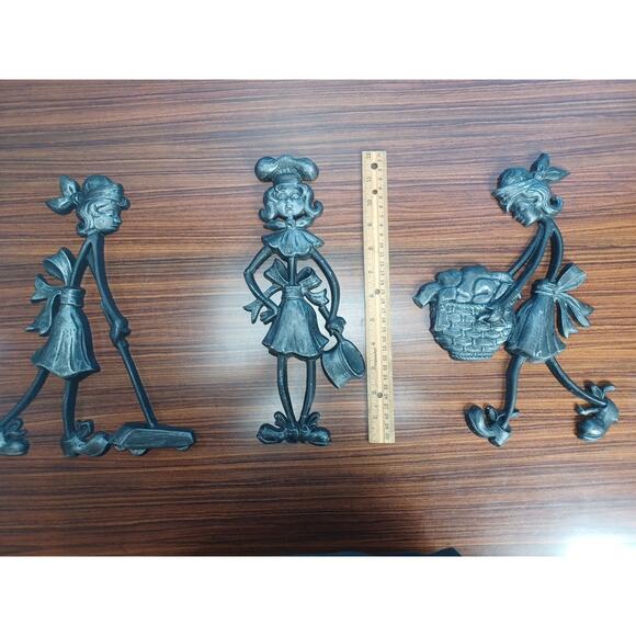 Vintage Sexton 1971 Cast Iron Wall Hanging Cooking, Vacuuming, Laundry Farmhouse - Picture 4 of 13